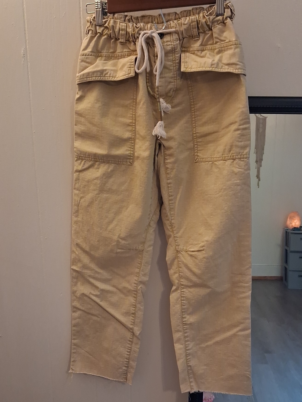Free People Casual Comfy Relaxed Khaki Drawstring Cargo Pants Like New